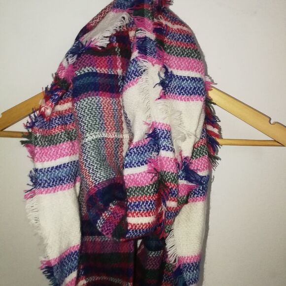 Pink Blue & White Plaid Oversized Fringed Infinity Scarf NWOT - Picture 4 of 8